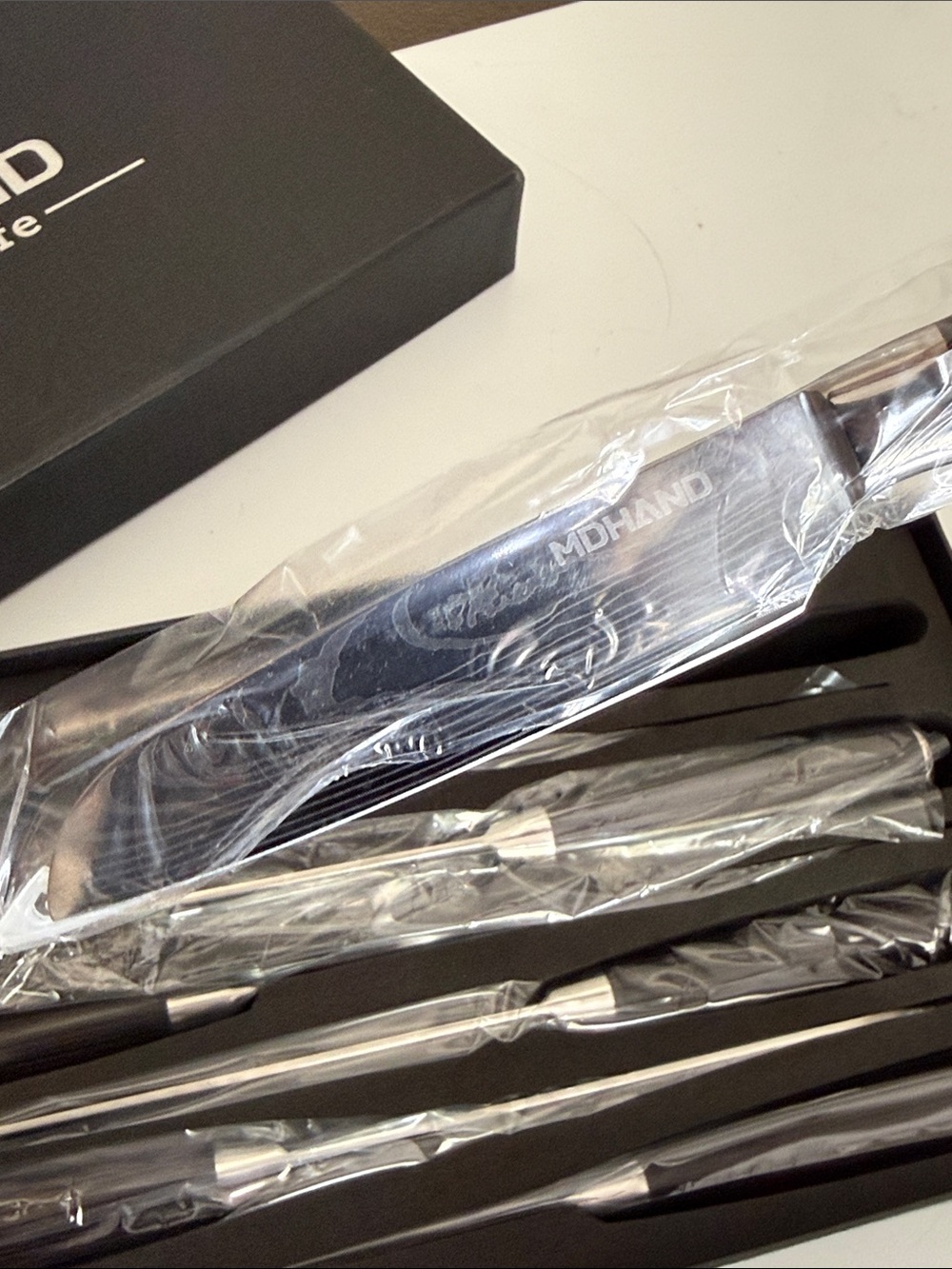 8 Knife Black Chef Knife Set - Stainless Steel Blades Damascus Style - Picture 3 of 3